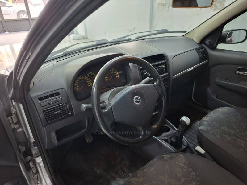 FIAT - PALIO - 2007/2007 - Prata - R$ 25.900,00