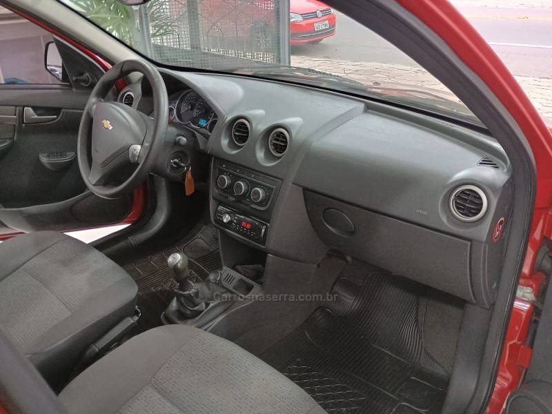 CHEVROLET - CELTA - 2013/2014 - Vermelha - R$ 34.500,00