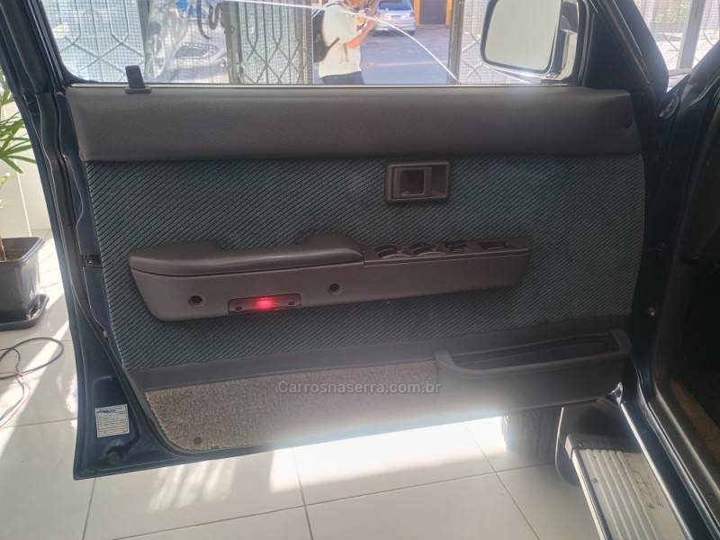 TOYOTA - HILUX SW4 - 1993/1993 - Azul - R$ 55.000,00