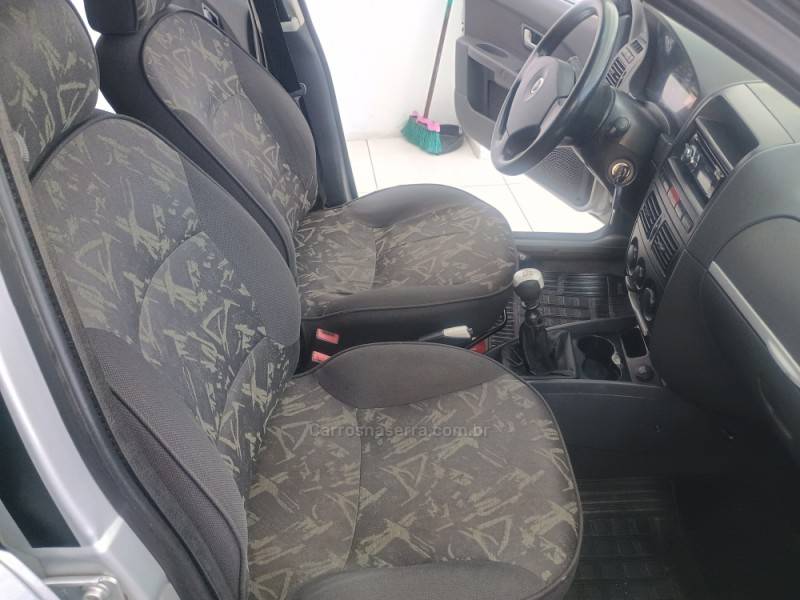 FIAT - PALIO - 2007/2007 - Prata - R$ 25.900,00