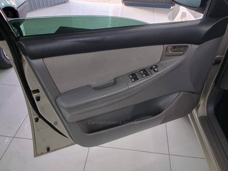 TOYOTA - COROLLA - 2003/2003 - Bege - R$ 35.000,00